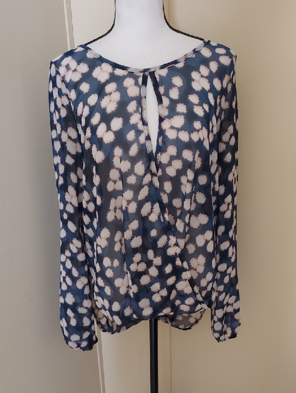 Mitto To The World Navy, Peach and Cream Keyhole Wrap-Front Blouse